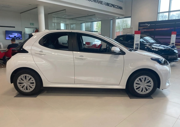 Toyota Yaris cena 97500 przebieg: 10, rok produkcji 2023 z Poznań małe 29